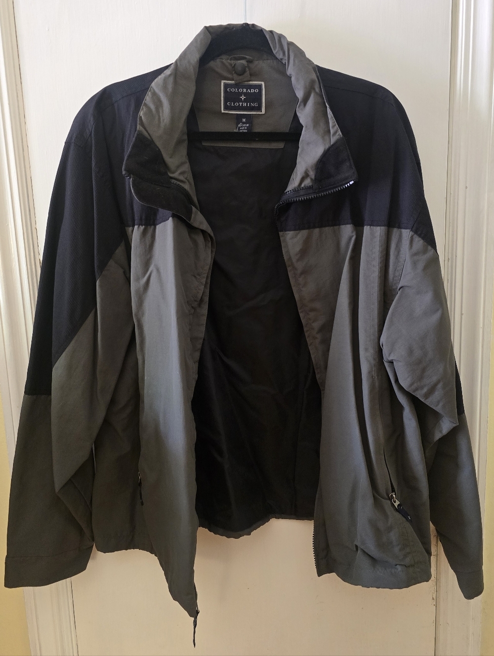 Men's Colorado Clothing Color-block Windbreaker, Gray/Black, Size M